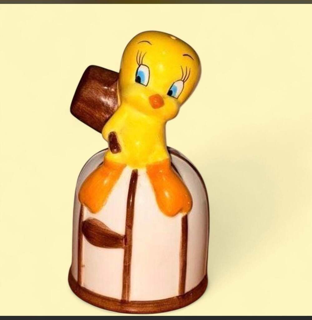 Vintage 1993 Looney Tunes Tweety Bird in Birdcage Salt or Pepper Shaker